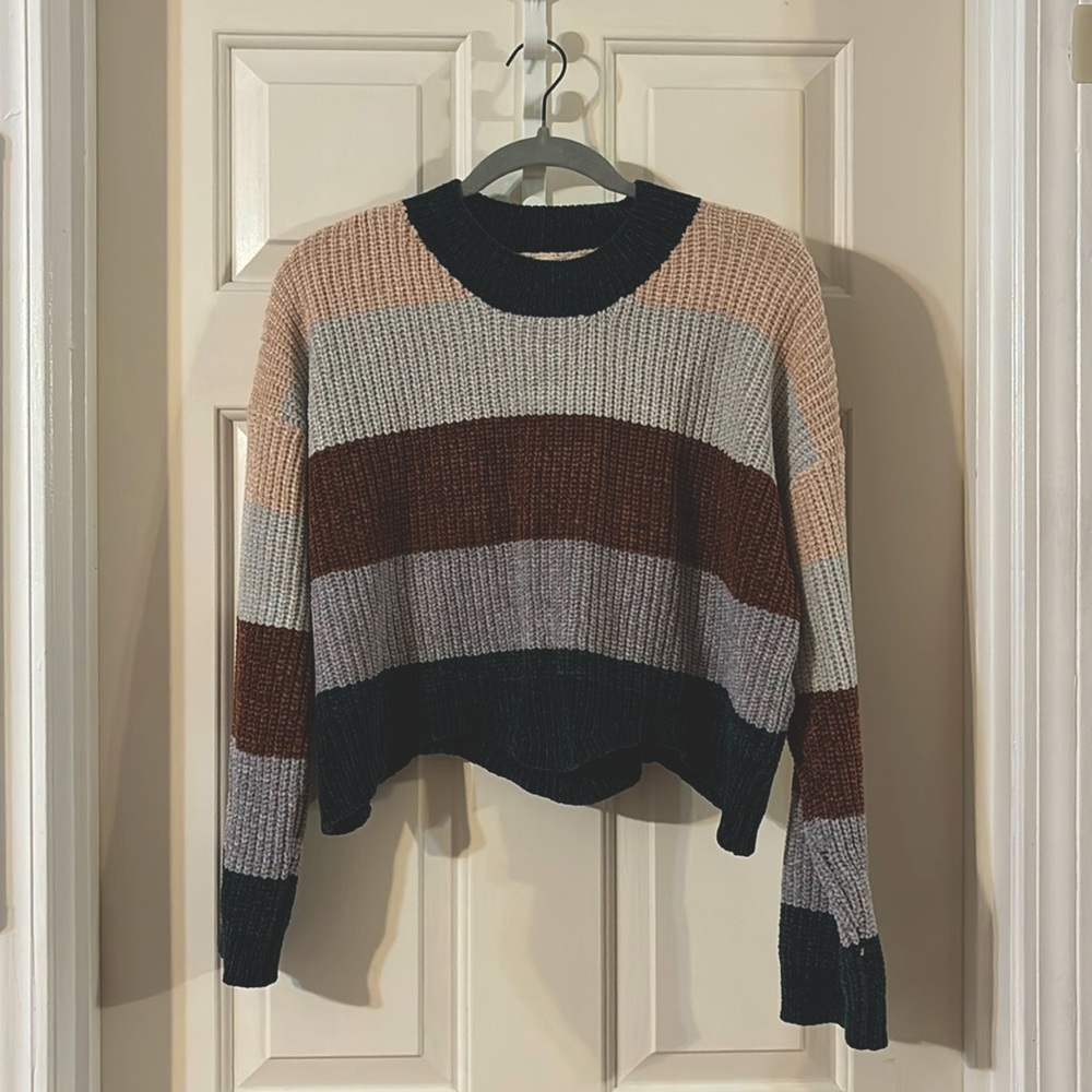 *SOLD* SMALL CROPPED SOFT SWEATER